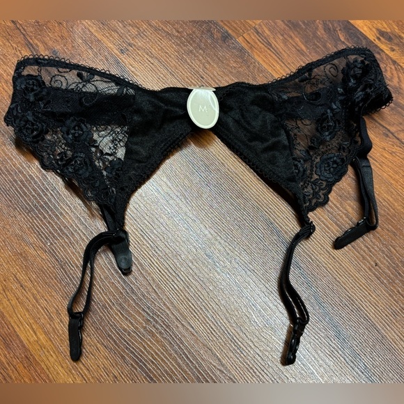 FREE WITH PURCHASE!
2/$20 Jessica intimate garter - Picture 3 of 9